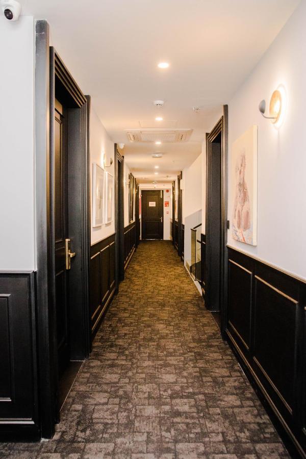 Ambiance Boutique Art Hotel Lahore Extérieur photo A typical corridor