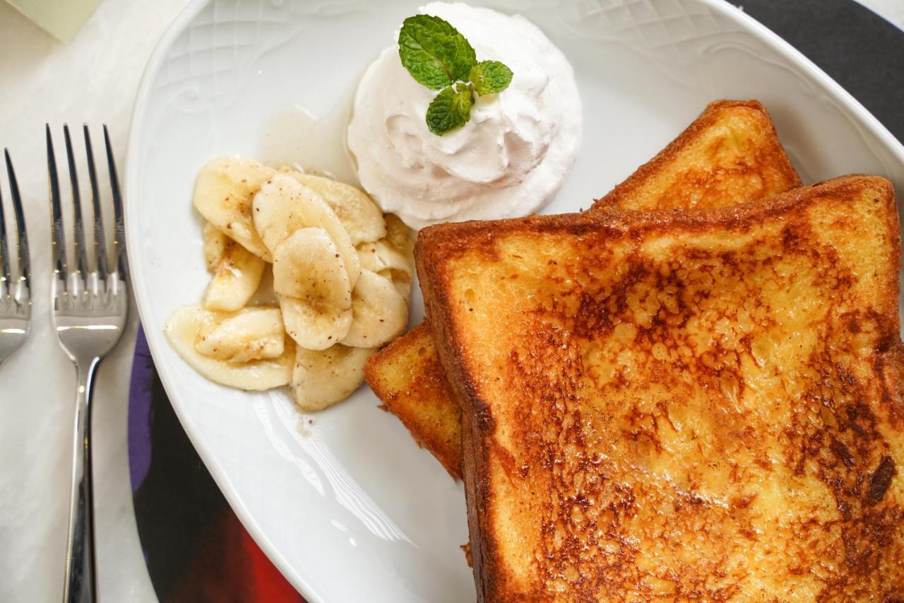 Ambiance Boutique Art Hotel Lahore Extérieur photo French toast with bananas