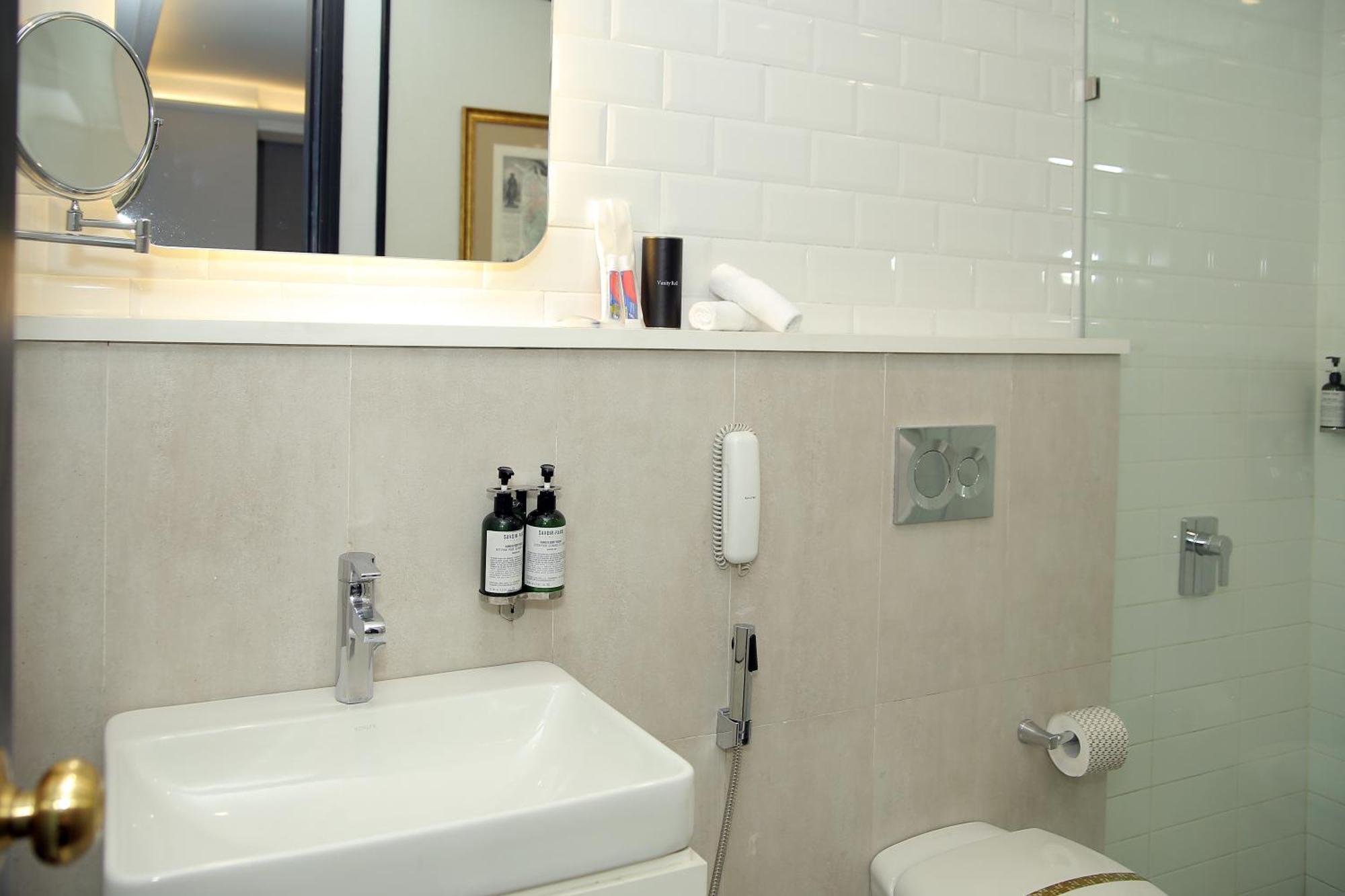 Ambiance Boutique Art Hotel Lahore Chambre photo Bathroom in a hotel