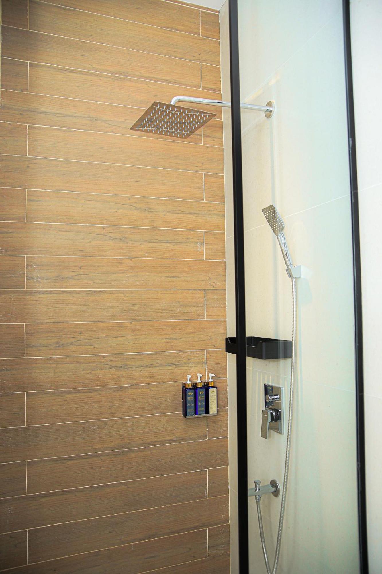 Ambiance Boutique Art Hotel Lahore Chambre photo A shower